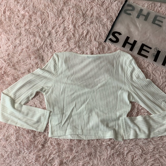 White Underbust Hem Croptop - Picture 7 of 7